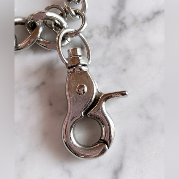 Guess Metal Charm Keychain - Picture 5 of 7